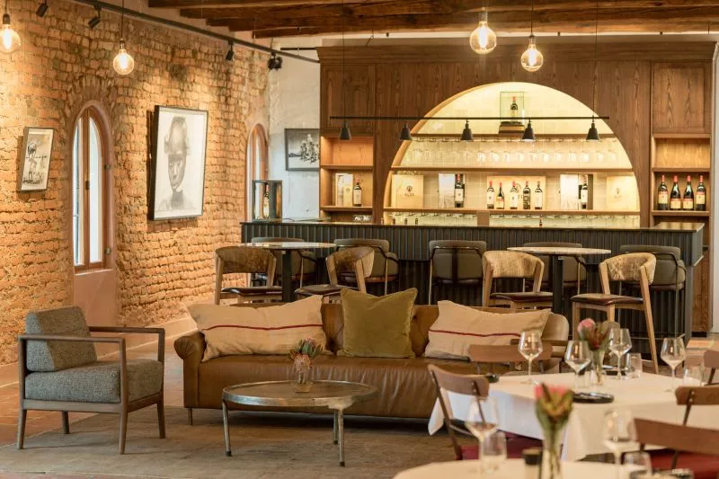 Restaurant image