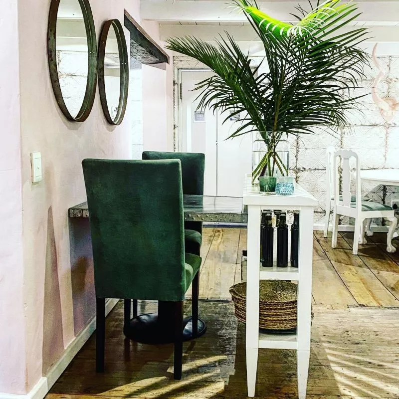 Restaurant image