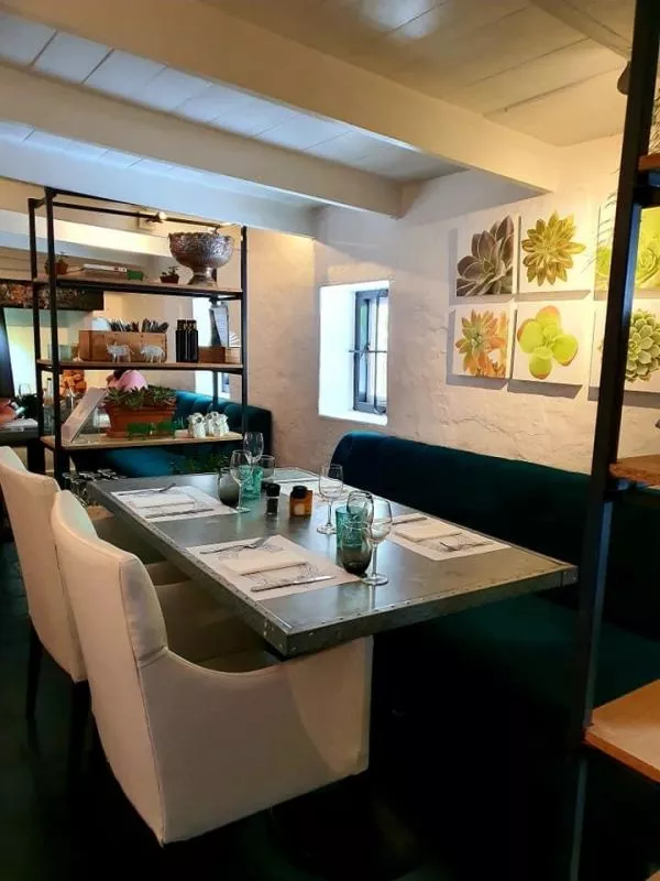 Restaurant image
