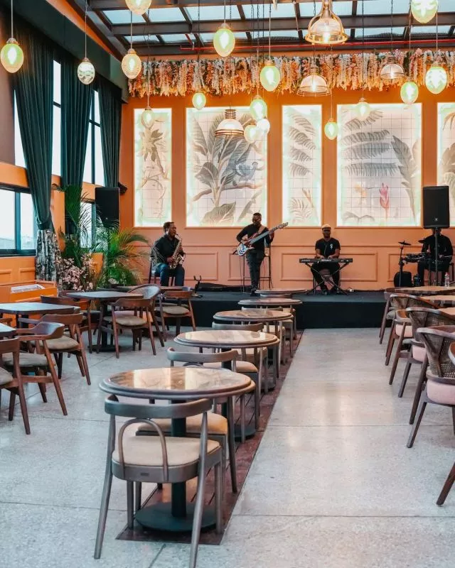 Restaurant image