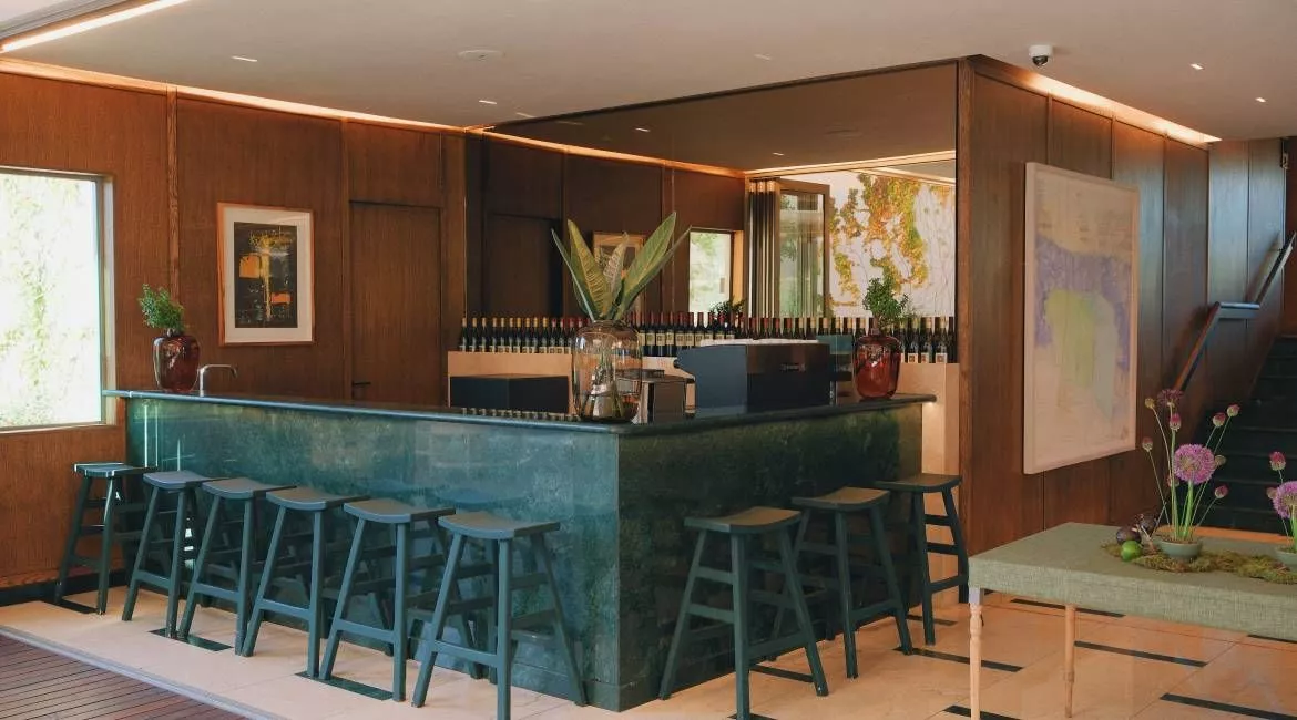 Restaurant image